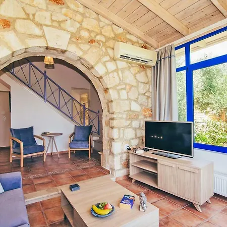 Vakis Villa *